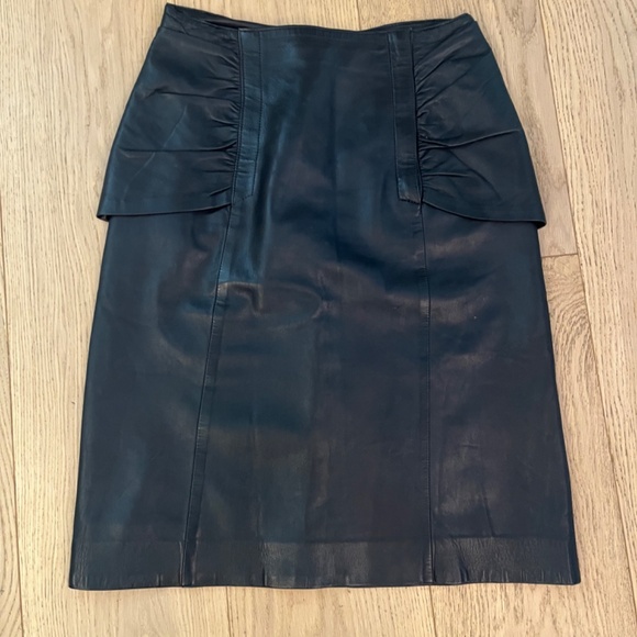 Navy Blue leather skirt made in Paris size 38 - Picture 1 of 4